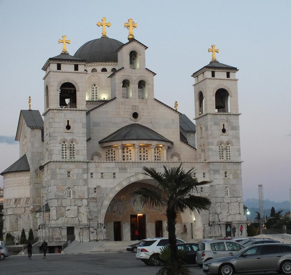 Apartment Temple Podgorica Buitenkant foto